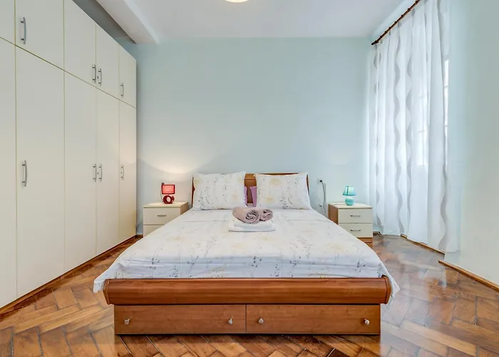 Diocletian's Corner, Three Bedroom Apartment Split