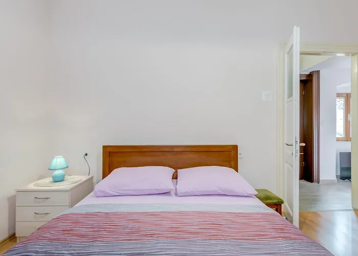 Diocletian's Corner, Three Bedroom Apartment Split