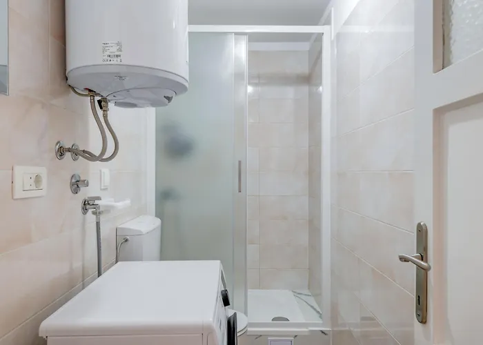 Diocletian's Corner, Three Bedroom