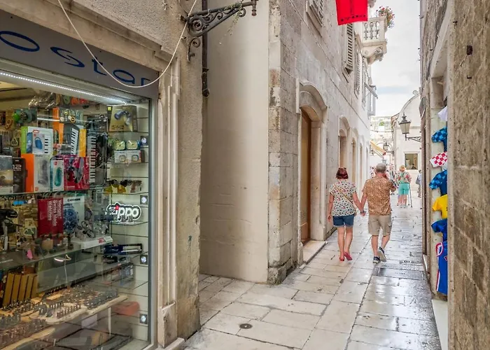 Diocletian's Corner, Three Bedroom *