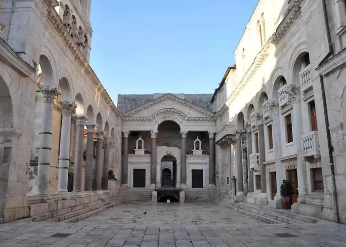 Apartment Diocletian's Corner, Three Bedroom *