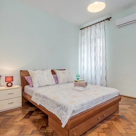 Apartment Diocletian's Corner Split