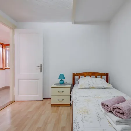 Diocletian's Corner Apartment *