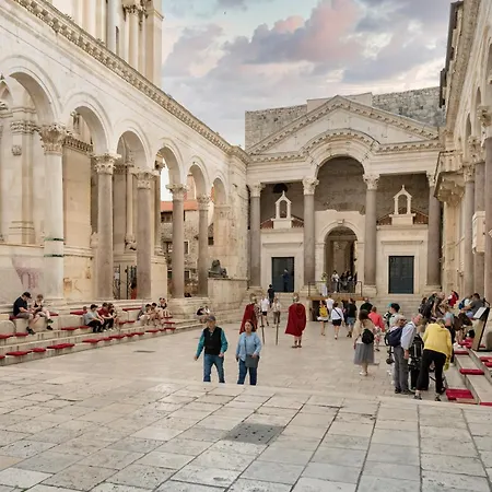 Diocletian's Corner Daire *
